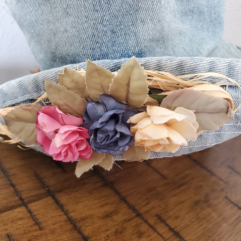 Vintage 90s Cotton Light Wash Denim Bucket Hat with Floral Raffia Detail - Picture 2 of 12